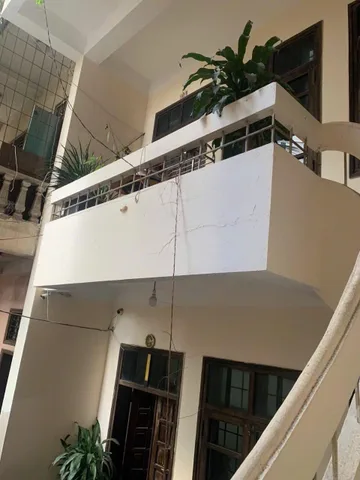 Cho thuê nhà ngõ 1 Trường Chinh, Hà Nội (cách mặt đường 20m)
Diện tích ; 65m² x 4 tầng + 1 tum 25tr/1tháng