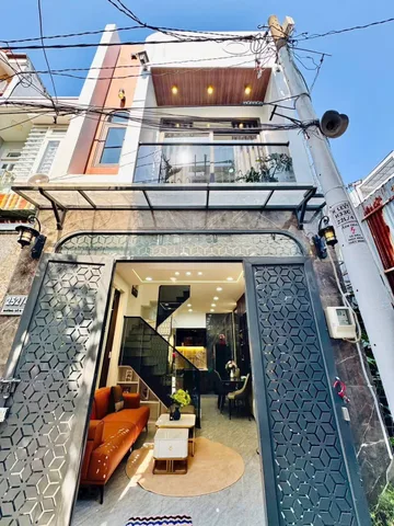 Bán nhà khu vực kinh doanh. Đ Âu Cơ, p1, quận Tân Bình. Giá 3 tỷ 750tr. DT 60m2 (5x12m). Hẻm 8m. . Giá thuê 28tr/tháng. Sổ Hồng Riêng Chính Chủ