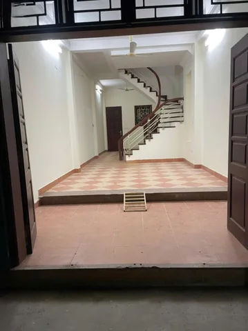 Cho Thuê Nhà Phố Cảm Hội - Hai Bà Trưng 65M² 5 Tầng 6 Ngủ - Nội Thất CB - Xe 5 Tạ Đỗ Cửa - Giá Thuê 22tr