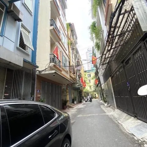 Phân lô Hoàng Quốc Việt- Phạm Tuấn Tài 70m2, 4 tầng, Gara oto, 23 tỷ hơn.