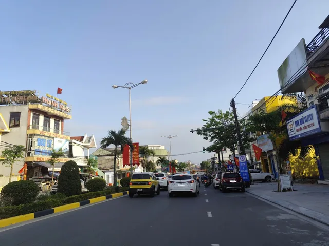Nhà 3 tầng mặt tiền Hùng Vương ngay tư giao đường Tôn Thất Thuyết