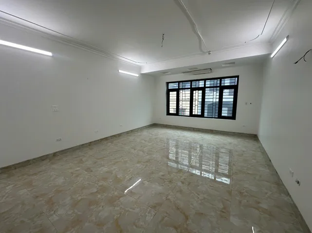 Cho thuê nhà riêng phân lô Nguyễn Xiển, 55 m2 x 7 tầng, thang máy, sàn thông