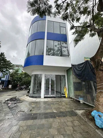CHO THUÊ NHÀ 3 TẦNG LÔ GÓC 2MT TRẦN NHÂN TÔNG GẦN TRƯỜNG TIỂU LA