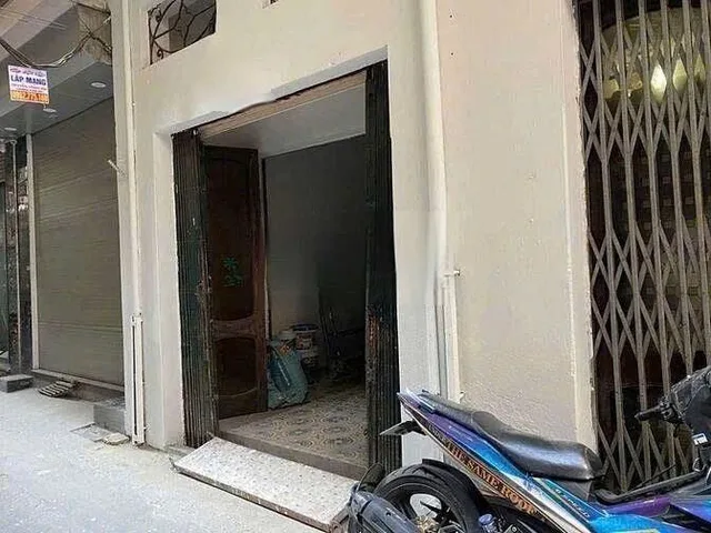 Cho thuê nhà mặt ngõ Hoàng An, Lê Duẩn - Hà Nội.
Diện tích ; 30m2x3 tầng-8,5tr/1 tháng