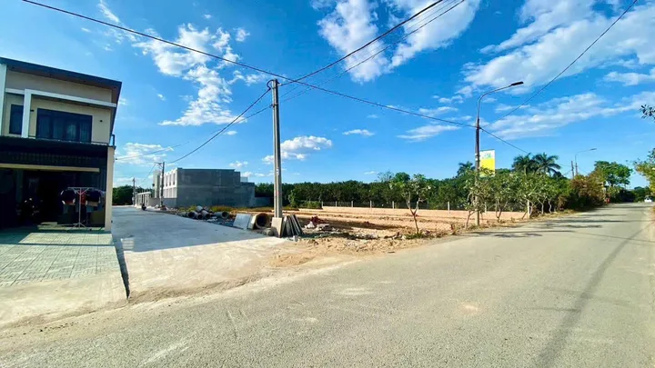 Nhà Trệt Lầu Ngay Mặt Tiền Đường HL6 Phà Bà Miêu Sổ Riêng Full Thổ Cư Đầy Đủ Công Năng