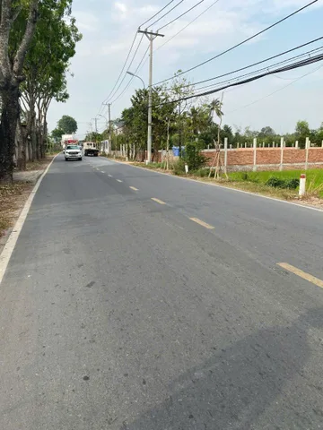 Bán gấp MT Nguyễn Thị Lắng, 83m2 giá 950tr