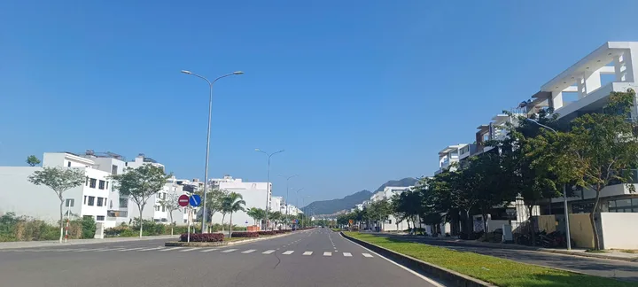 Bán nhà 126m² full thổ cư ngang 5m giá 13.34 tỷ tại Đường A1 Phường Nam Nha Trang