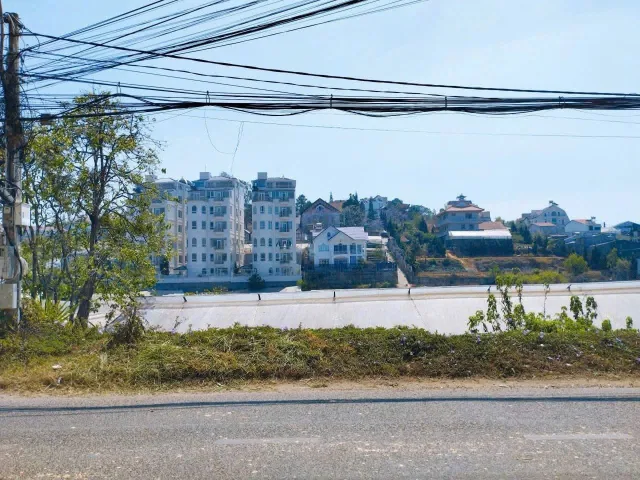 BÁN LÔ ĐẤT MẶT TIỀN ĐƯỜNG VẠN KIẾP, PHƯỜNG LÂM VIÊN, ĐÀ LẠT. DT: 974 M2 , GIÁ: 29 TỶ. LH: 0908748495 OR 0967668495