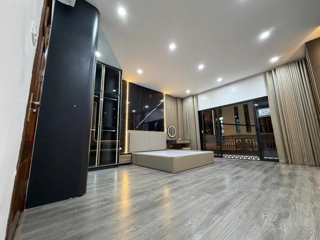 Bán nhà Mặt phố Hoàng Mai 39/45m² có sẵn 39m² thổ cư ngang 4.2m giá 17.9 tỷ tại Đường Hoàng Mai Phường Tương Mai (MUA/BÁN BĐS nhắn tin Zalo 0862299066)
