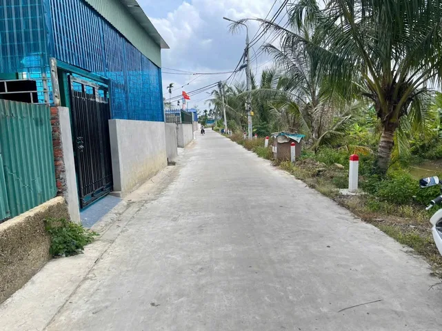 👉Chào bán lô đất tổ dân phố quảng thanh 8 phường lê ích mộc 
👉Diện tích 110 m ngang 5m
👉Hướng tây bắc 
💴: 1ty8xx
Nằm trên trục đường liên thôn thông các ngả,ngay cạnh nhà văn hóa tổ dân phố
👍viu bờ mương rặng dừa thẳng tắp,thoáng mát 
🔻 trường mầm n