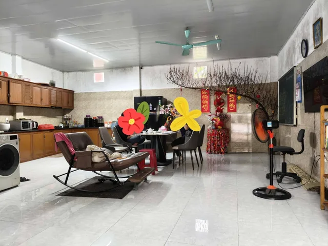 Rẻ nhất thị trường chưa đến 45 triệu / m2. Nam Hồng, Đông Anh còn lô nào hơn?
Nam Hồng 360m2, mt6.5/14m, 15.5 tỷ, Đông Anh