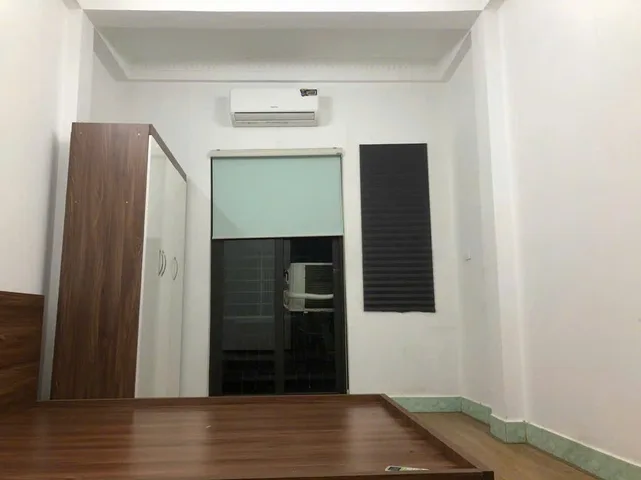 Bán gấp giá rẻ căn hộ tập thể, Giải Phóng 11m/50m, tầng1, mặt tiền 3.4m, 2.25 tỷ Hoàng Mai.