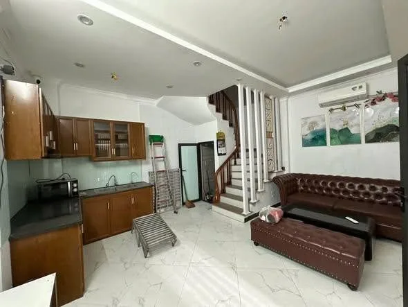 Cho Thuê Nhà Lĩnh Nam - Hoàng Mai 30M² 5 Tầng 3 Ngủ - Full Nội Thất - Giá Thuê 11tr