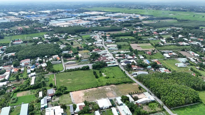 Đất full thổ cư, 90.6m2, SHR, cách cổng KCN 700m, P. An Tịnh. Giá 850tr.