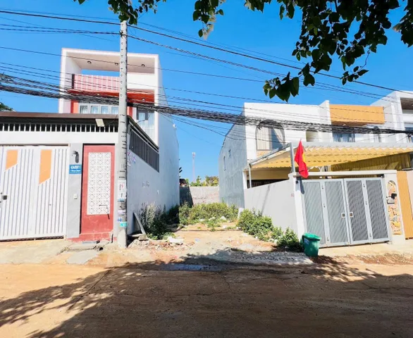 Bán đất 100m² có sẵn 60m² thổ cư ngang 5m giá 2.39 tỷ tại Phường Buôn Ma Thuột