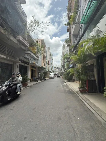 NHÀ KINH DOANH SIÊU VIP – LÊ VĂN SỸ – TRUNG TÂM PHÚ NHUẬN