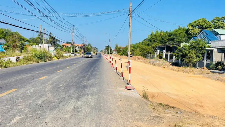 CHỦ NGỘP BÁN GẤP 3TY2 LÔ ĐẤT MẶT TIỀN VÕ VĂN KIỆT – GIÁ CỰC TỐT 🔥