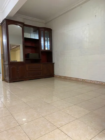 Cần cho thuê căn hộ tập thể tầng 1 Nghĩa Tân 75 m2, 2 ngủ, 9 triệu