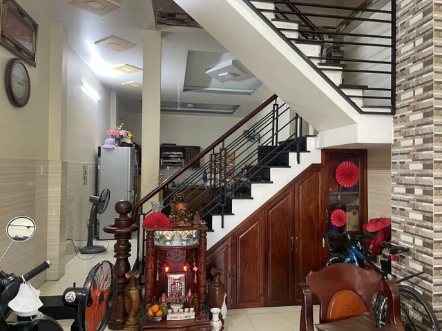 BÁN NHÀ ĐƯỜNG LÊ THỊ HOA, BÌNH CHIỂU - 71m2 - GIÁ 5.6 TỶ - HẺM XE HƠI