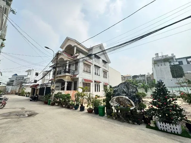 GIẢM 700TR _TÌM CHỦ MỚI LÔ ĐẤT KHU PHÂN LÔ PHƯỚC LONG B. XE HƠI ĐẬU ĐỔ NGÀY ĐÊM. ĐƯỜNG 7M.DT: 97M2.