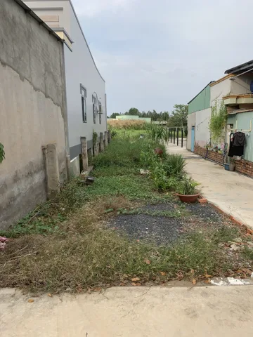 Cần bán đất mặt tiền đường Bà Kiểu - Phước Lại