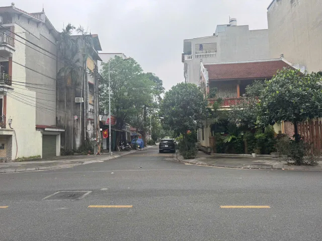 CHÍNH CHỦ bán lô Đất TĐC Xóm Lò, Thượng Thanh, Long Biên, Hà Nội - Đường ô tô tránh