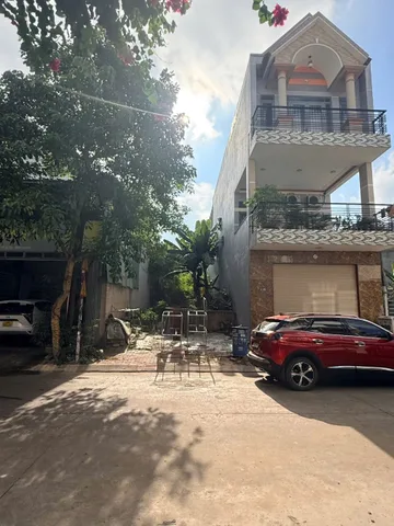 Bán đất 104.8m² có sẵn 104,8m² thổ cư ngang 5m giá 5.5 tỷ tại Phường Dĩ An