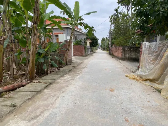 Bán lô góc xã Kênh Giang - Thuỷ Nguyên - HP
L/h:076.231.9990 em Thúy 
- Giá 6xx ( chủ cắt lỗ )
- S: 84m2 Hướng: Tây
- Toạ lạc trung tâm xã, cách mặt đường liên xã 200m, đi TT Núi Đèo chỉ 5km
- Không gian yên tĩnh, dân cư văn minh, an ninh cực tốt
- 