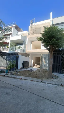 Bán nhà 100m² full thổ cư ngang 5m giá 8.8 tỷ tại Phường Nam Nha Trang