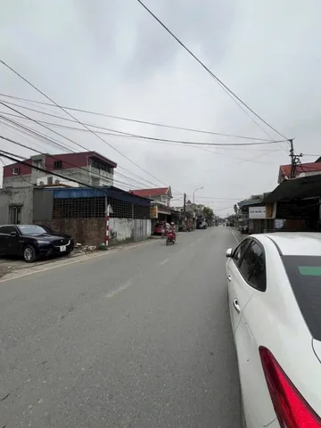104m ngay trung tâm hoa động 
L/h:076.231.9990 e Thúy 
Sau đúng 1 nhà mặt đường 203
Ngõ ô tô đỗ cửa
👉 Giá chỉ 2,x tỷ