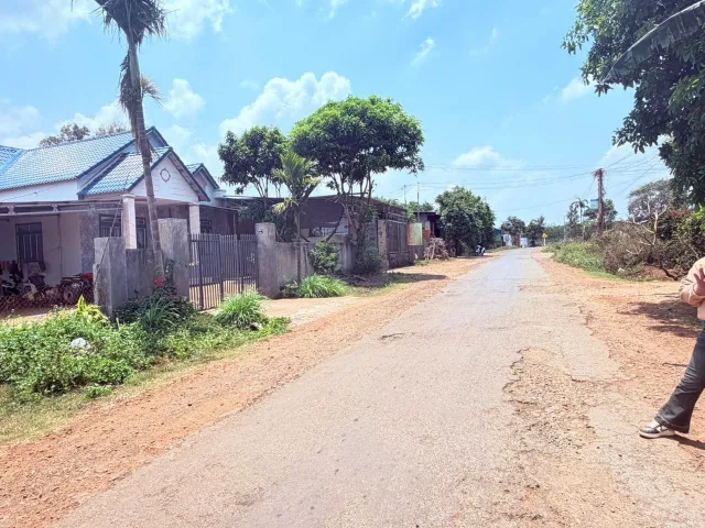 Bán đất 500m² có sẵn 150m² thổ cư ngang 10m giá 2.8 tỷ tại Xã Cuôr Đăng