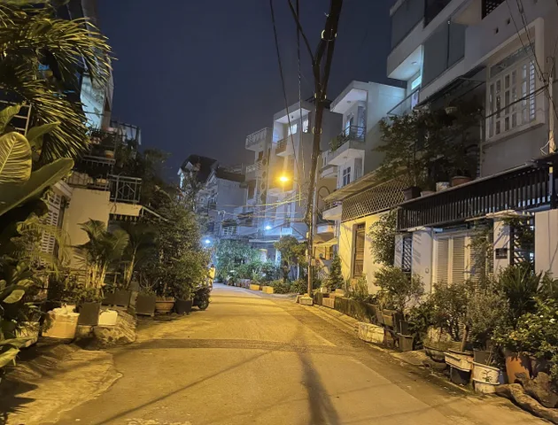Đường xe hơi quay đầu - kế Vincom Nam Long - khu quan chức cán bộ - 5m x 16m - nhỉnh 9 tỷ