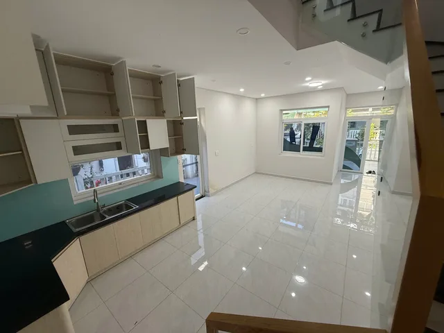 Bán nhà 105m² _ 1 trệt 2 lầu _ ngang 7m _ Giá 8.5 tỷ tại KDC Lovera Park