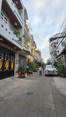 Bán nhà 2 Tầng, Hẻm ôtô Thông, DT: 54m² full thổ cư ngang 4,5m giá 4.7 tỷ tại Phường Bình Tân