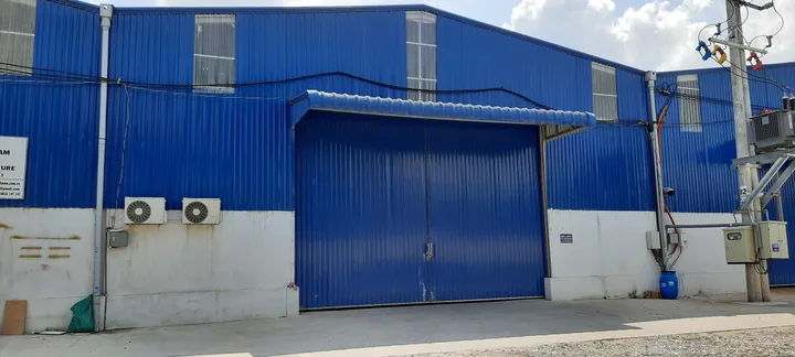 Nhà xưởng cho thuê nằm đường hà huy giáp phường thạnh xuân quận 12 dt: 1400m giá 45 triêu/tháng lh: 0944977229