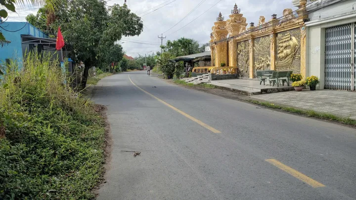 Bán đất thổ cư mặt tiền đường Huyện 24, cách chợ Cần Đước 3km