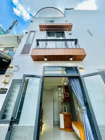 Bán nhanh giảm giá sâu. Cao Bá Quát ,P Cầu Ông Lãnh, Q1. Giá 2tỷ300tr, giá thuê 15tr/tháng. 96m2 (6x16m) hẻm 5m. Kết cấu 1T,1L-2PN,2WC.