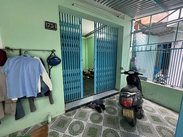 Bán NHÀ 1 trệt 2 lầu TRUNG TÂM NHA TRANG chỉ 5 phút tới biển  – GIÁ TỐT ĐẦU TƯ 

Vị trí: cách đường Hoàng Văn Thụ 
chỉ 50m, trung tâm tp Nha Trang