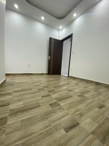 Mrs Tâm Bán nhà đẹp 3 tầng Kiến Thiết, Sở Dầu, Hải Phòng có sân cổng riêng giá 3,25 tỷ