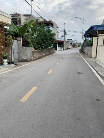 Siêu phẩm 85m trục Hoa Động  ngang 4.6 no hậu + 20m lưu không giá 3x tỷ.l/h:076.231.9990 e Thúy 
Trục trải nhựa , kinh doanh buôn bán miễn chê