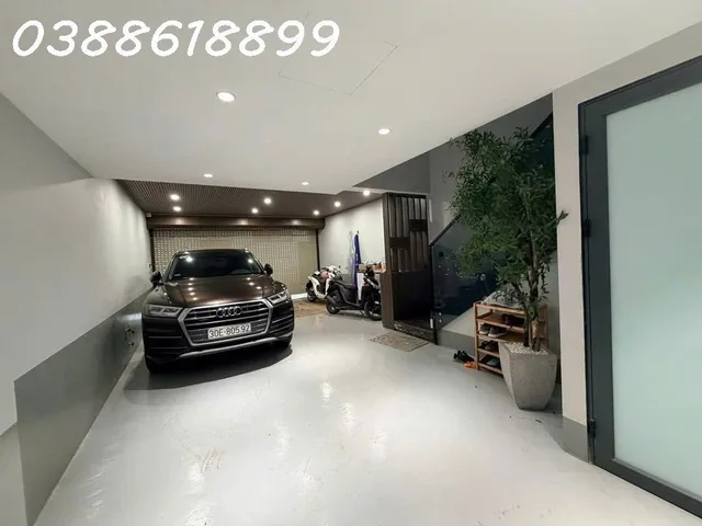 BÁN NHÀ NGỌC KHÁNH –100 M x 5 TẦNG, MT 5,5M – THANG MÁY – 2 MẶT THOÁNG- GARA
