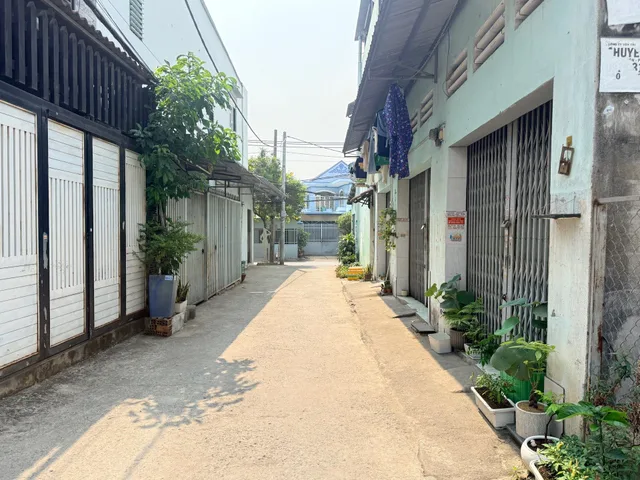 Bán lô đất 90m2 ( 4.2m x 21m), sổ vuông như tờ A4, gần ngã tư Thủ Đức chỉ 6.6 tỷ