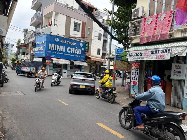 Bán nhà 2 Tầng MT Trần Văn Đang quận 3