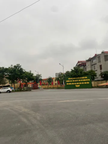 Bán 90m mặt tiền 4.5m hướng bắc đất giãn dân hạp lĩnh nhìn vườn hoa cạnh uỷ ban phường hạp lĩnh tỉnh bắc ninh