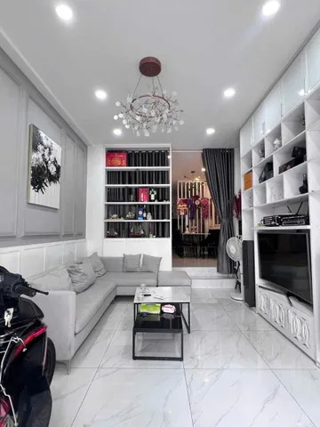 HẺM THÔNG NAM LONG – NGANG GẦN 6M – XE HƠI