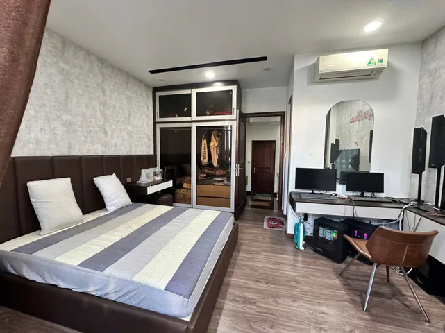 Nhà đẹp hiếm Huỳnh Thiện Lộc, Tân Phú, hẻm 8m thông tứ tung, ở sướng – kinh doanh tốt, nhỉnh 11 tỷ
