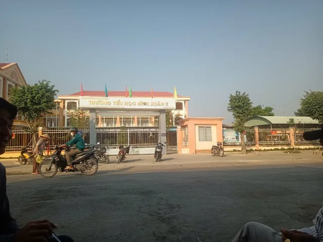 Chỉ cần bán mảnh đất DT 186mv có 100m đất đô thị giá 600tr