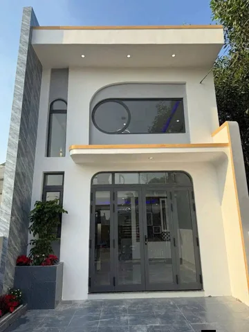 Chính chủ bán nhà gác lửng cách đường HL15 mở rộng 600m, bán kín 500m đầy đủ tiện ít . Nhà sau uỷ ban bình lợi
