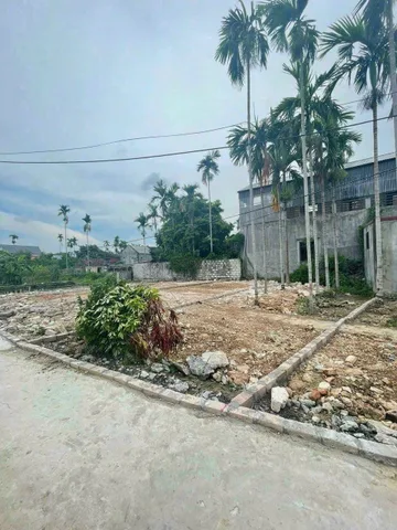 Bán 63.8 m thôn Đền Lâm Đông ngõ xe máy cách đường thôn 70 m. L/h:076.231.9990 em Thúy