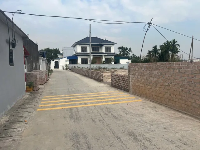 Bán 100 m An Lư đường 2 ô tô tránh nhau. Kinh doanh buôn bán tốt.l/h:076.231.9990 em Thúy